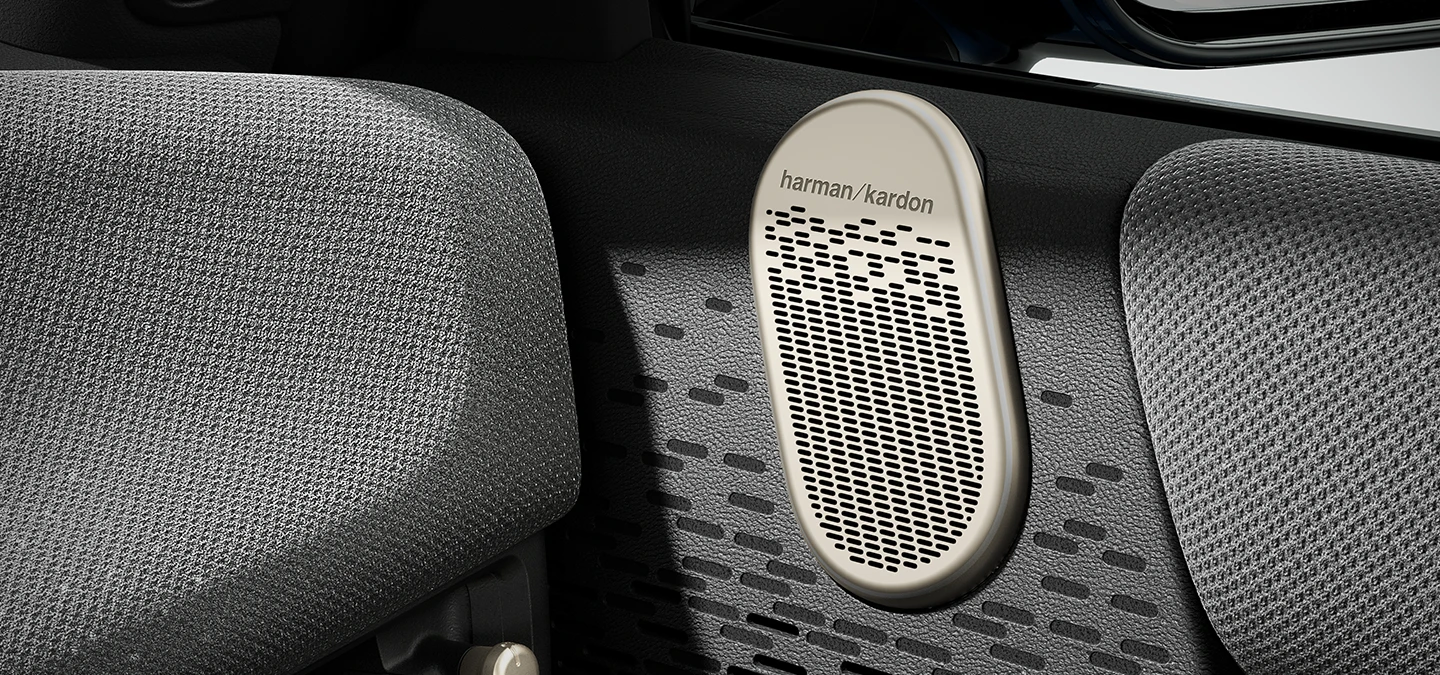 Lähikuva MINI Harman Kardon Surround -äänijärjestelmästä.