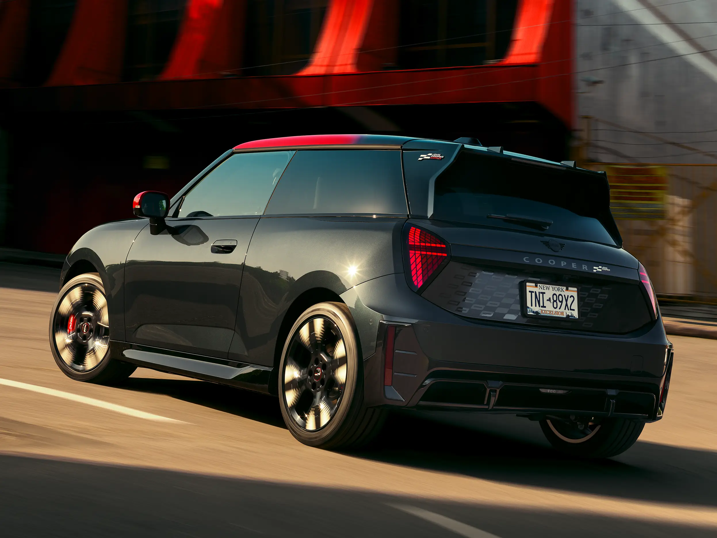 MINI John Cooper Works – J01 JCW näkymä edestä