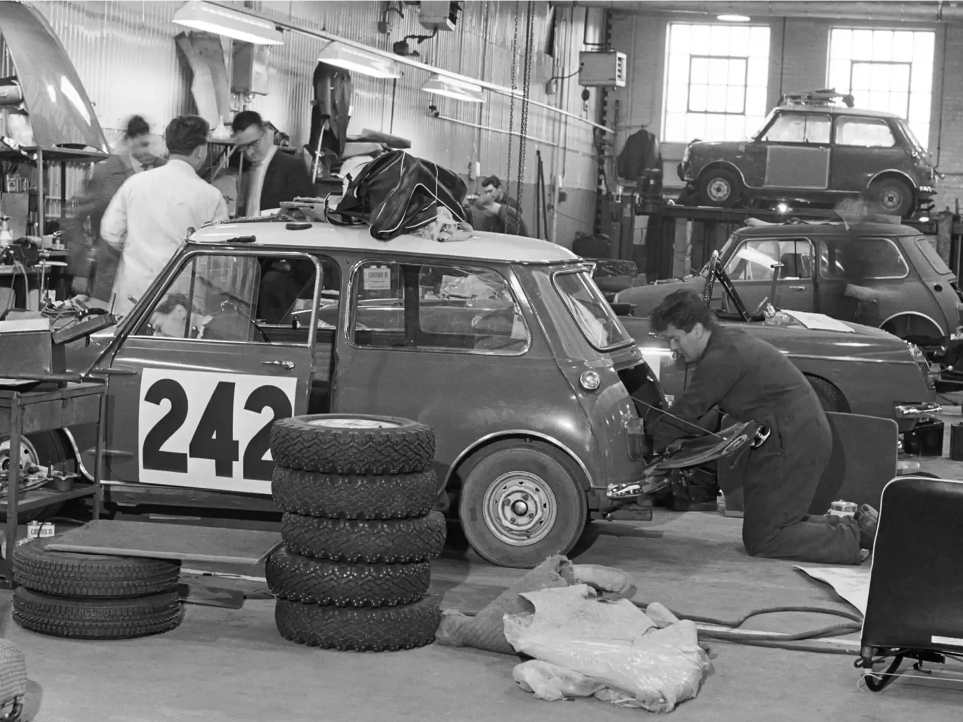 MINI John Cooper Works – vanha Mini korjaamolla