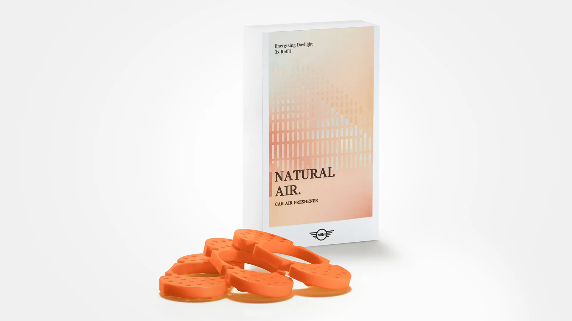 MINI Natural Air -täyttöpakkaus, jossa on kolme tuoksutikkua, kumpikin ilmatiiviissä tuoksupussissa.