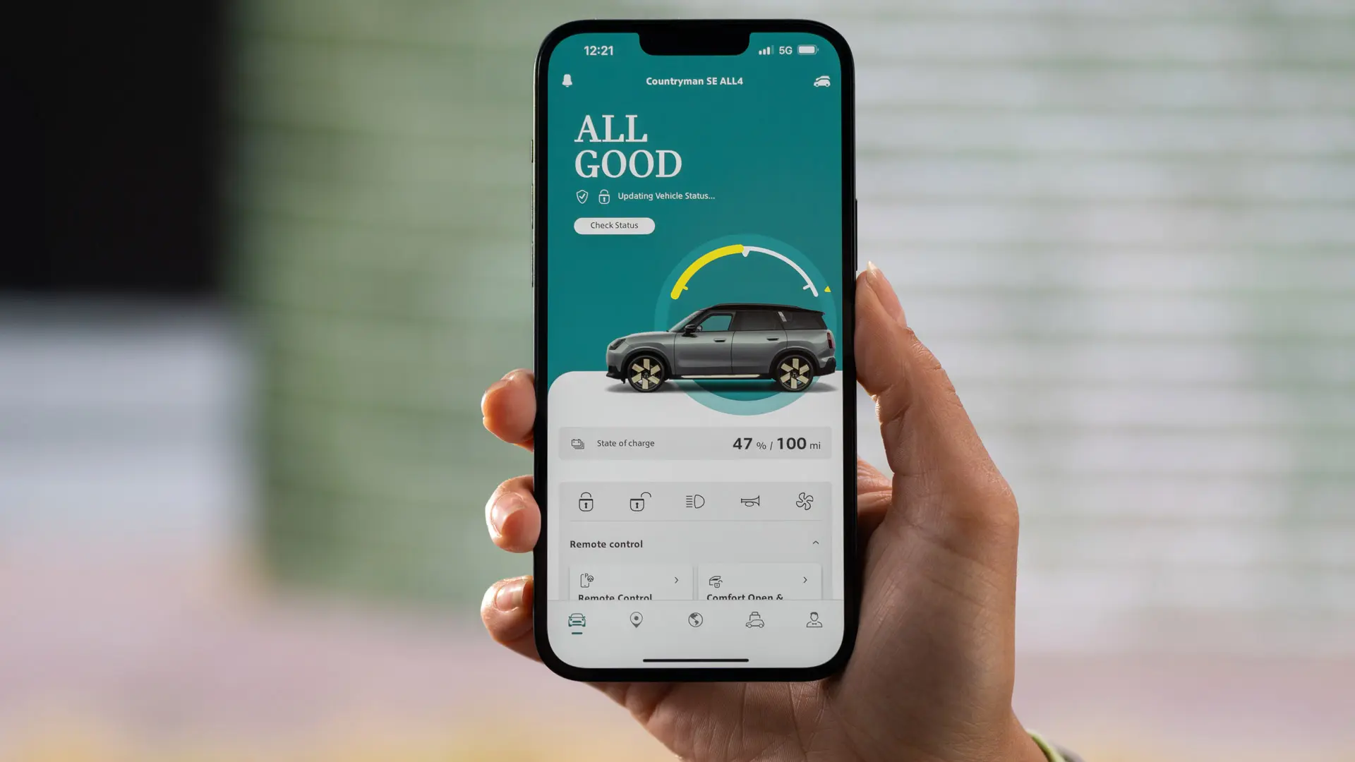 MINI Appin Remote Services -etäpalvelut näyttävät akun nykyisen varaustason ja arvioidun jäljellä olevan toimintasäteen. 