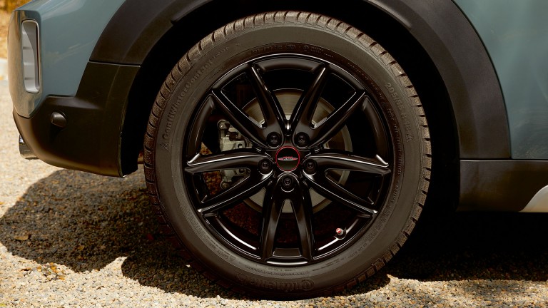 MINIn lisävarusteet – minin alkuperäinen kesäpyöräpaketti – 18" JCW Grip Spoke 815