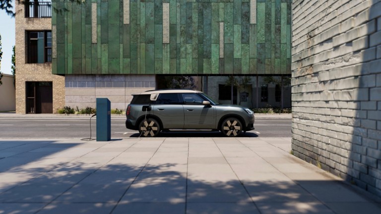 Täyssähköinen MINI Countryman