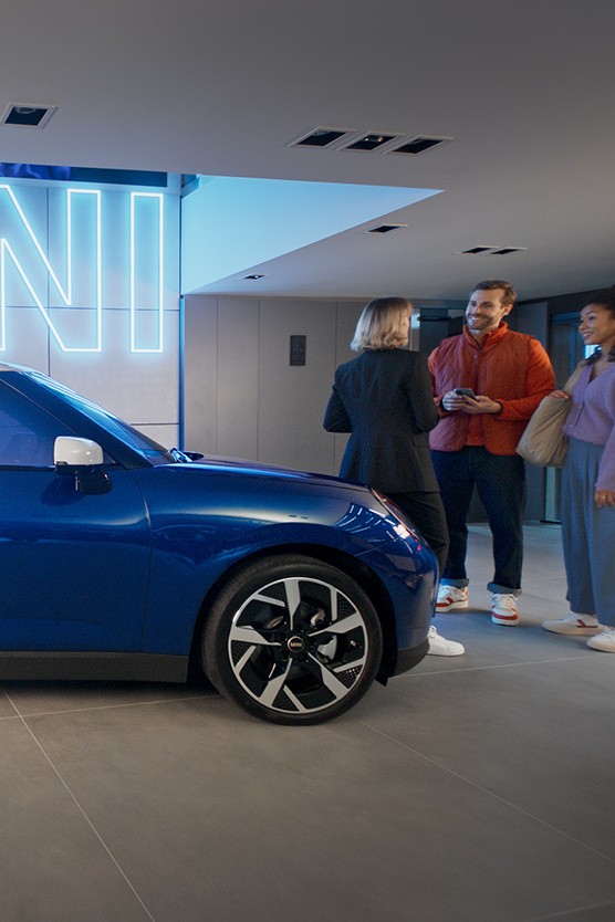 MINI Cooper 3-ovinen sivunäkymä