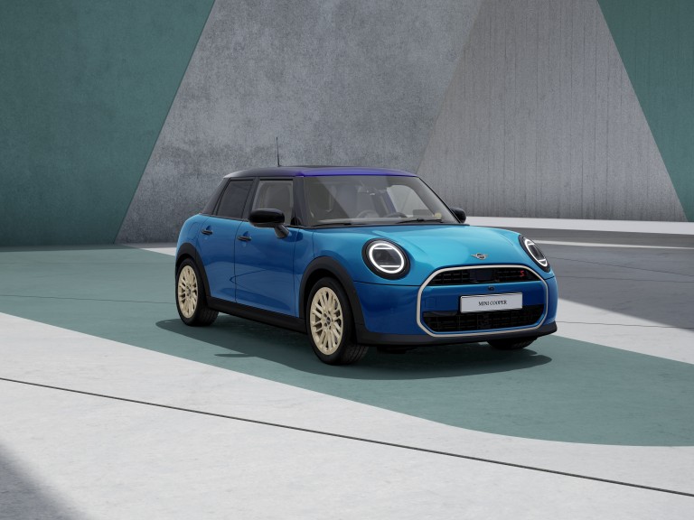 ‌MINI Cooper 5-ovinen – mukautus – kootut varustetasopaketit