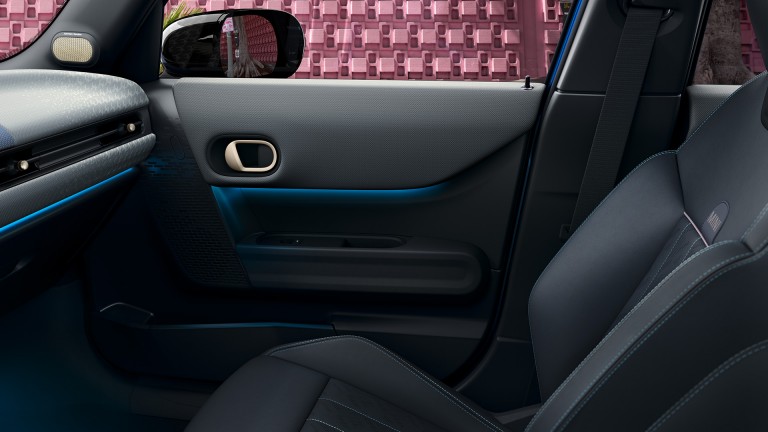 ‌MINI Cooper 5-ovinen – sisätila – kohokohdat